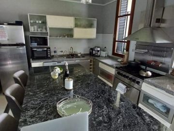 EN VENTA- DESTACADA PROPIEDAD EN ZONA CENTRO