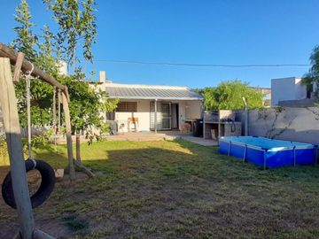 VENTA - CASA 3 HABITACIONES - BARRIO LOS CEDROS