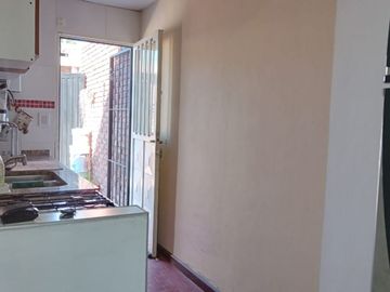 VENTA - CASA 2 HABITACIONES - ZONA GARRIGO Y PROVINCIAS UNIDAS