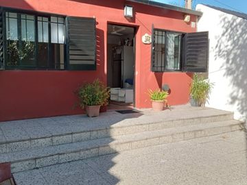 VENTA - CASA 2 HABITACIONES - ZONA GARRIGO Y PROVINCIAS UNIDAS
