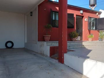 VENTA - CASA 2 HABITACIONES - ZONA GARRIGO Y PROVINCIAS UNIDAS
