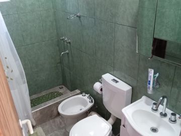 VENTA - CASA 2 HABITACIONES - ZONA GARRIGO Y PROVINCIAS UNIDAS