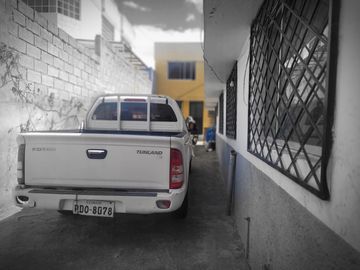 VENDO CASA EN RANCHO BAJO CONDADO NORTE DE QUITO