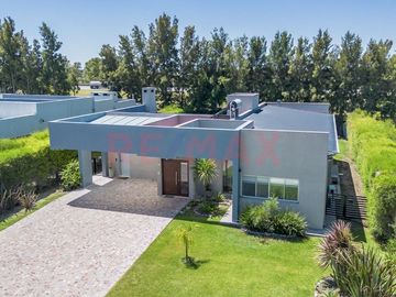VENTA CASA EN COUNTRY LAS GOLONDRINAS 4 AMB HUDSON
