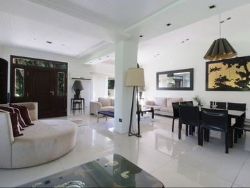 VENTA CASA EN LOTE DE 1100M2 EN CAMPO CHICO PILAR