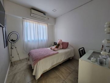 VENTA CASA 4 AMB. 2 COCHERAS, JARDÍN, DON BOSCO