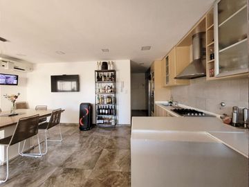 VENTA CASA 4 AMB. 2 COCHERAS, JARDÍN, DON BOSCO