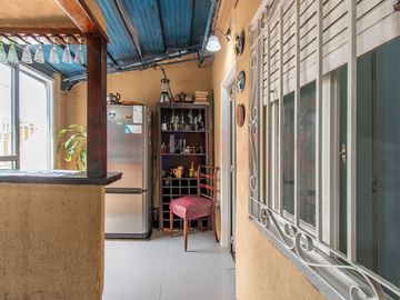 VENTA EN BLOQUE CASA + DPTOS, COCHERA Y LOCAL