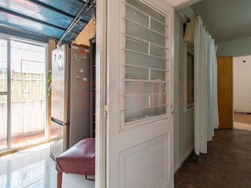 VENTA EN BLOQUE CASA + DPTOS, COCHERA Y LOCAL