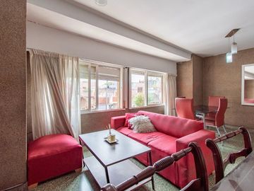 VENTA EN BLOQUE CASA + DPTOS, COCHERA Y LOCAL