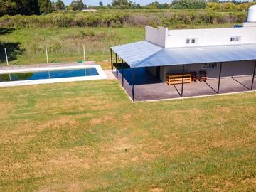 Venta Quinta con Pileta en CHACRAS DEL LAGO