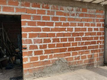 Venta casa funcional con Cochera y Pileta en Glew
