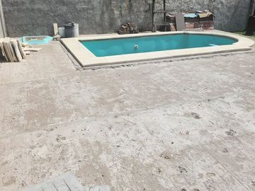 Venta casa funcional con Cochera y Pileta en Glew