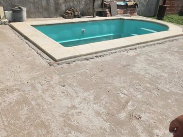 Venta casa funcional con Cochera y Pileta en Glew