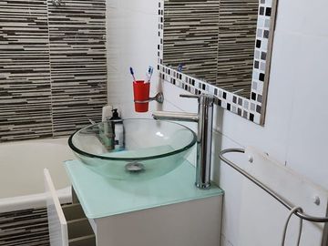 Venta casa funcional con Cochera y Pileta en Glew