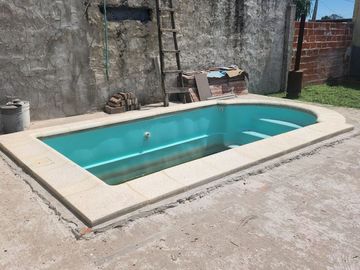 Venta casa funcional con Cochera y Pileta en Glew