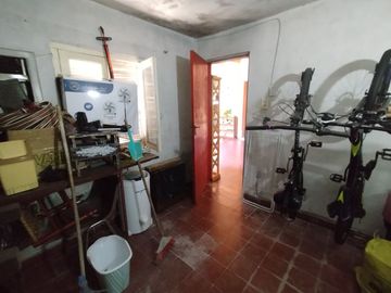 VENTA CASA 4 AMBIENTES LOMAS DE ZAMORA FONDO LIBRE