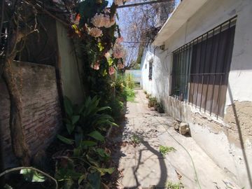 VENTA CASA 4 AMBIENTES LOMAS DE ZAMORA FONDO LIBRE