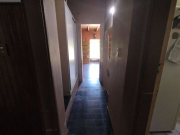 VENTA CASA 4 AMBIENTES LOMAS DE ZAMORA FONDO LIBRE