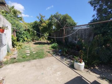 VENTA CASA 4 AMBIENTES LOMAS DE ZAMORA FONDO LIBRE