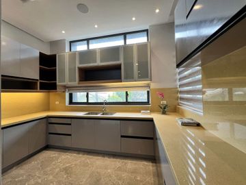 Townhouse in San Juan near Pinaglabanan, Santolan, Greenhills with Security SD