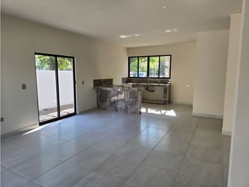 CASA EN SAN RAFAEL CON ACABADOS RESIDENCIALES