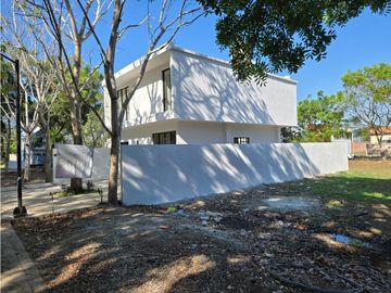 CASA EN SAN RAFAEL CON ACABADOS RESIDENCIALES