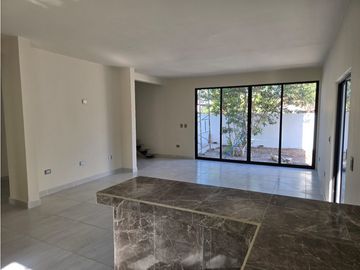 CASA EN SAN RAFAEL CON ACABADOS RESIDENCIALES