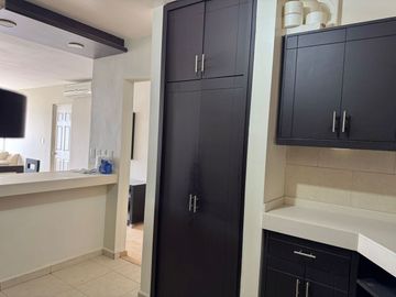 Departamento Amueblado en Venta en Cumbres, Mty.