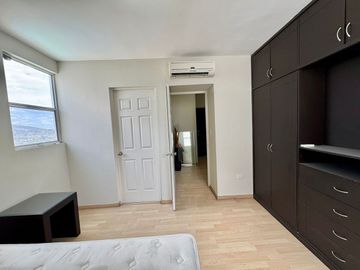 Departamento Amueblado en Venta en Cumbres, Mty.