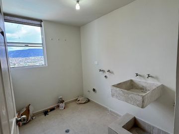 Departamento Amueblado en Venta en Cumbres, Mty.