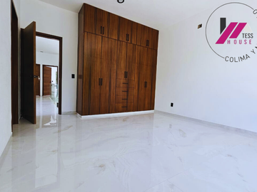 HERMOSA CASA PREVENTA EN CLUB SANTIAGO