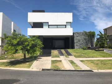 Casa - Nuevo Quilmes