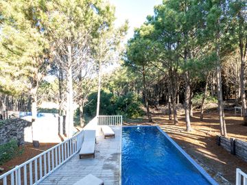 VENTA CASA COSTA ESMERALDA, BARRIO MARÍTIMO III, LOTE AL 100, 5 AMBIENTES