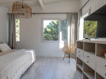 VENTA CASA COSTA ESMERALDA, BARRIO MARÍTIMO III, LOTE AL 100, 5 AMBIENTES