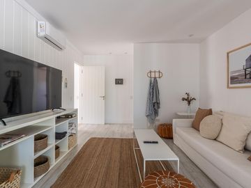 VENTA CASA COSTA ESMERALDA, BARRIO MARÍTIMO III, LOTE AL 100, 5 AMBIENTES