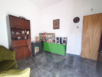 VENTA - 3 AMBIENTES AMPLIO TERRENO - REMEDIOS DE ESCALADA
