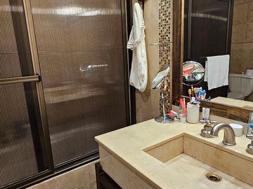 CASA EN VENTA A MTS DE AV BELGRANO 3800