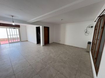 Casa en Venta en Barrio Jardin, 3 dormitorios, 3 baños, APTO CREDITO