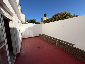 Casa en Venta en Barrio Jardin, 3 dormitorios, 3 baños, APTO CREDITO