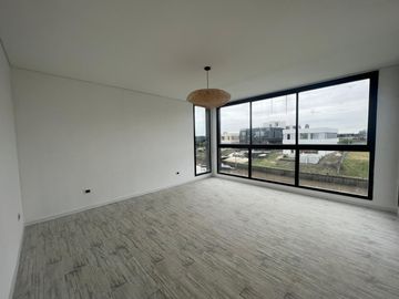 Venta Casa Al Rio en El Canal Villanueva Tigre AMT