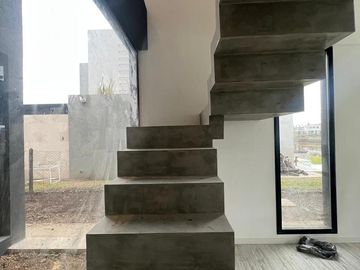 Venta Casa Al Rio en El Canal Villanueva Tigre AMT