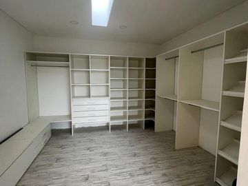 Venta Casa Al Rio en El Canal Villanueva Tigre AMT