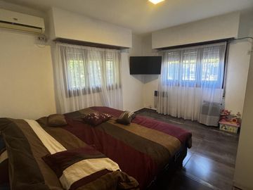 VENTA - Casa 2 dormitorios, Centro Funes