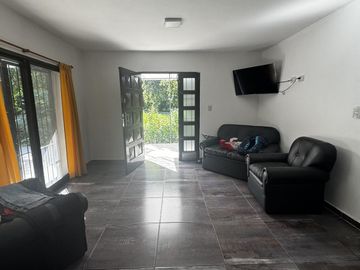VENTA - Casa 2 dormitorios, Centro Funes