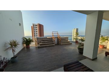 En renta departamento con vista al mar en Manta