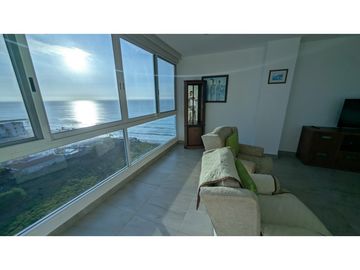 En renta departamento con vista al mar en Manta
