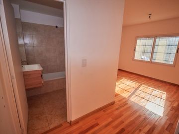 VENTA DEPARTAMENTO 3 AMBIENTES COCHERA A ESTRENAR