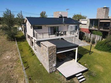 VENTA CASA 3 DORM EN POSTA CARRETA CLUB DE CAMPO