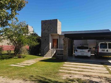 VENTA CASA 3 DORM EN POSTA CARRETA CLUB DE CAMPO